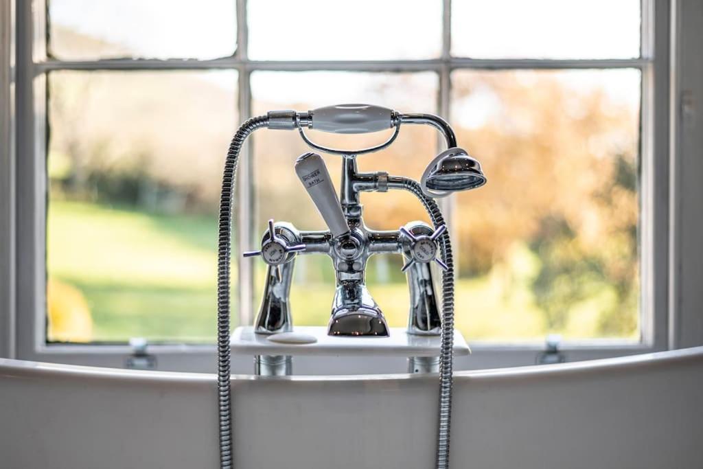Georgian Country House -Panoramic Views -Sleeps 12 Ruthin Kültér fotó